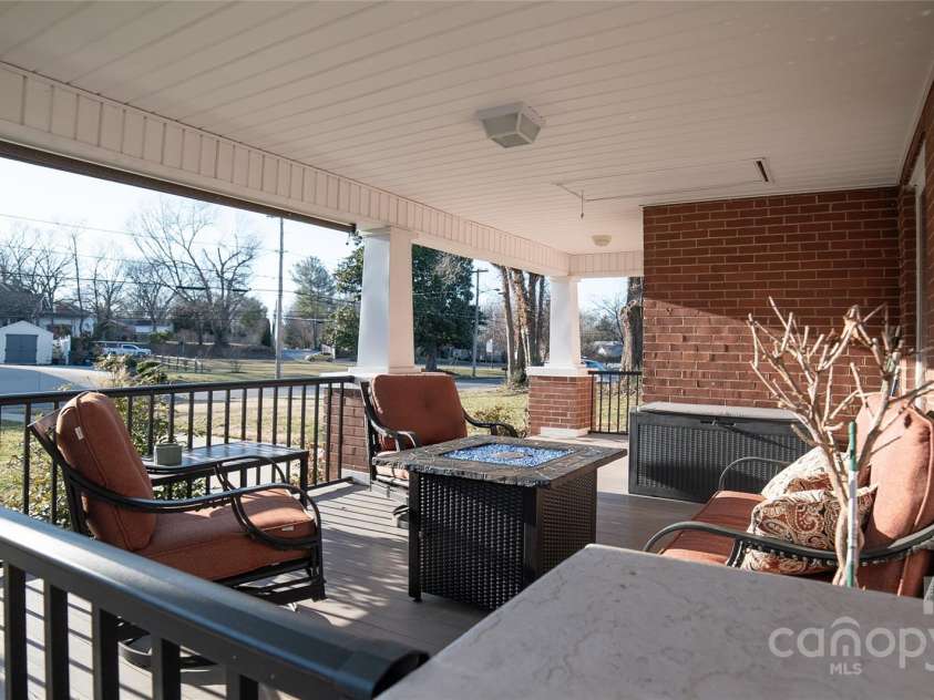 406 Lenoir Street, Morganton, NC 28655.  MLS# CAR4295449, YatesRealty ID 34240. 