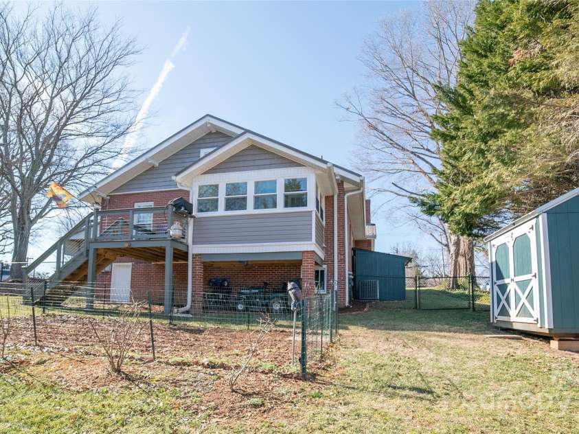 406 Lenoir Street, Morganton, NC 28655.  MLS# CAR4295449, YatesRealty ID 34240. 