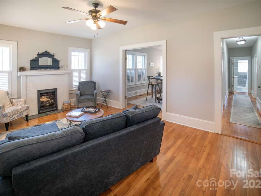 406 Lenoir Street, Morganton, NC 28655.  MLS# CAR4295449, YatesRealty ID 34240. 