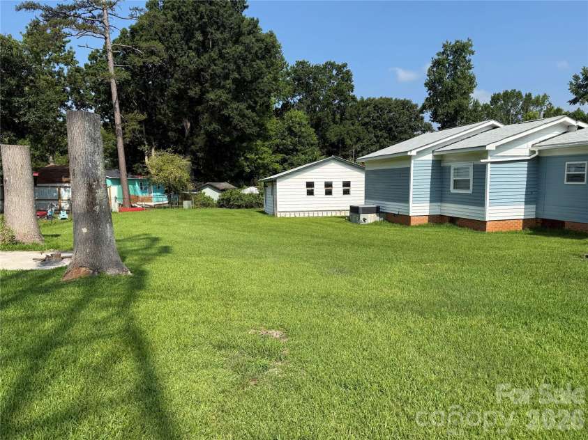 7312 Doblinway Drive, Charlotte, NC 28215.  MLS# CAR4399290, YatesRealty ID 34240. 
