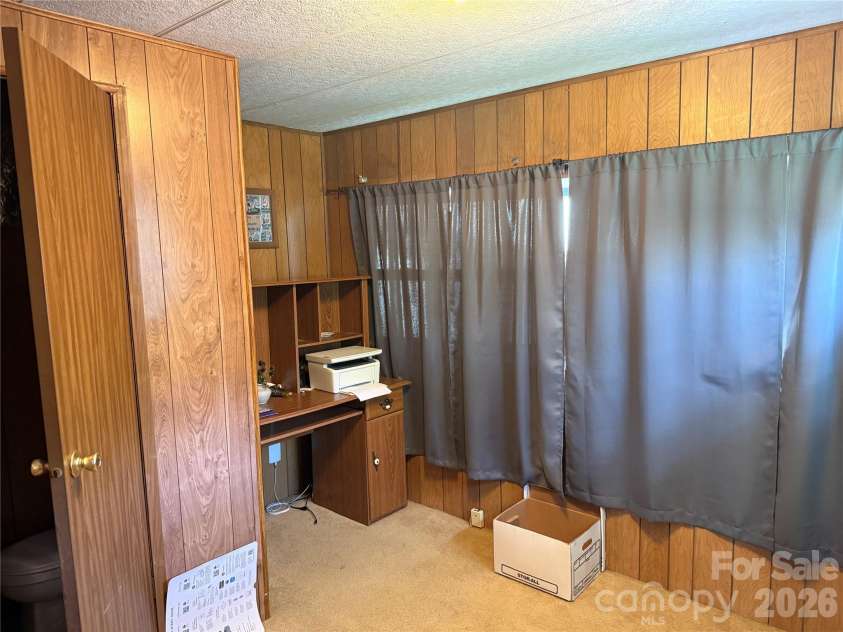 7312 Doblinway Drive, Charlotte, NC 28215.  MLS# CAR4399290, YatesRealty ID 34240. 