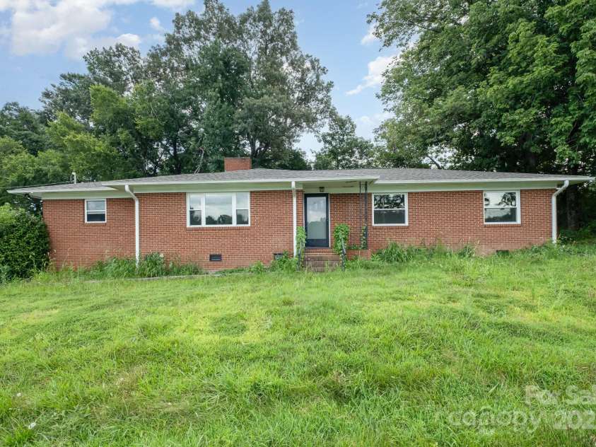 25088 NC 24/27 Highway, Albemarle, NC 28001.  MLS# CAR4282803, YatesRealty ID 34241. 