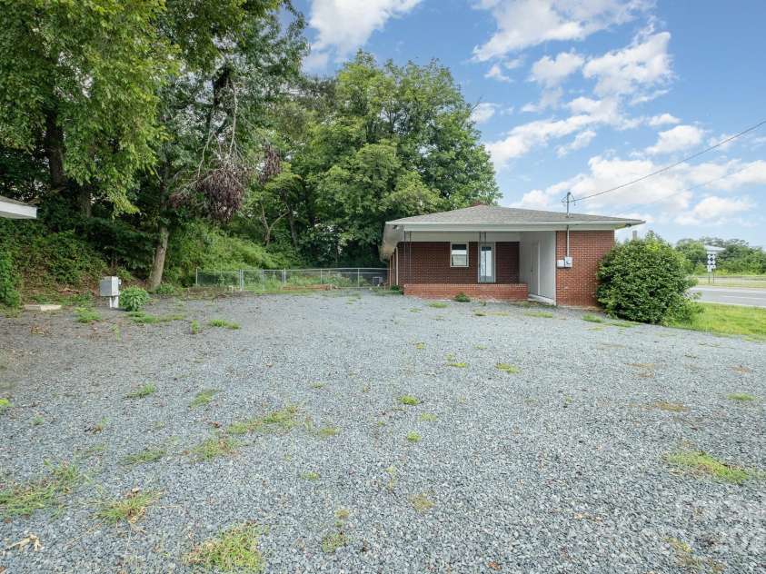 25088 NC 24/27 Highway, Albemarle, NC 28001.  MLS# CAR4282803, YatesRealty ID 34241. 