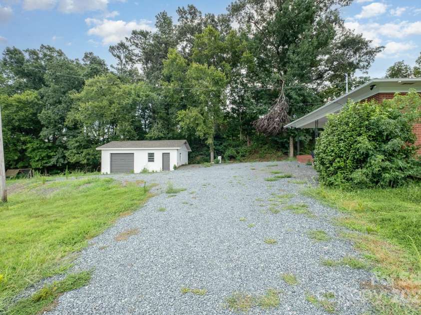 25088 NC 24/27 Highway, Albemarle, NC 28001.  MLS# CAR4282803, YatesRealty ID 34241. 