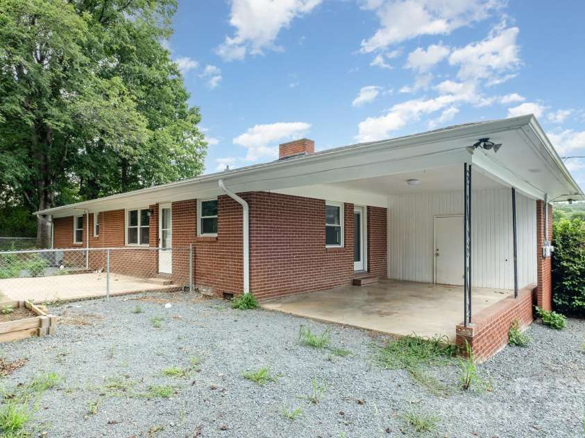 25088 NC 24/27 Highway, Albemarle, NC 28001.  MLS# CAR4282803, YatesRealty ID 34241. 