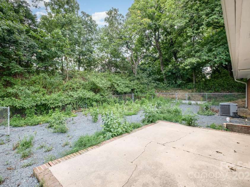 25088 NC 24/27 Highway, Albemarle, NC 28001.  MLS# CAR4282803, YatesRealty ID 34241. 