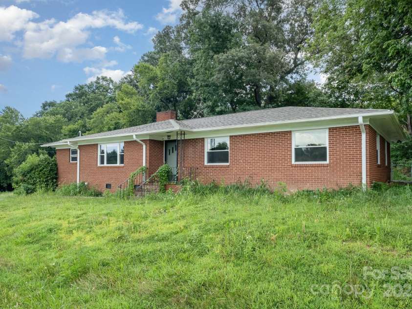 25088 NC 24/27 Highway, Albemarle, NC 28001.  MLS# CAR4282803, YatesRealty ID 34241. 