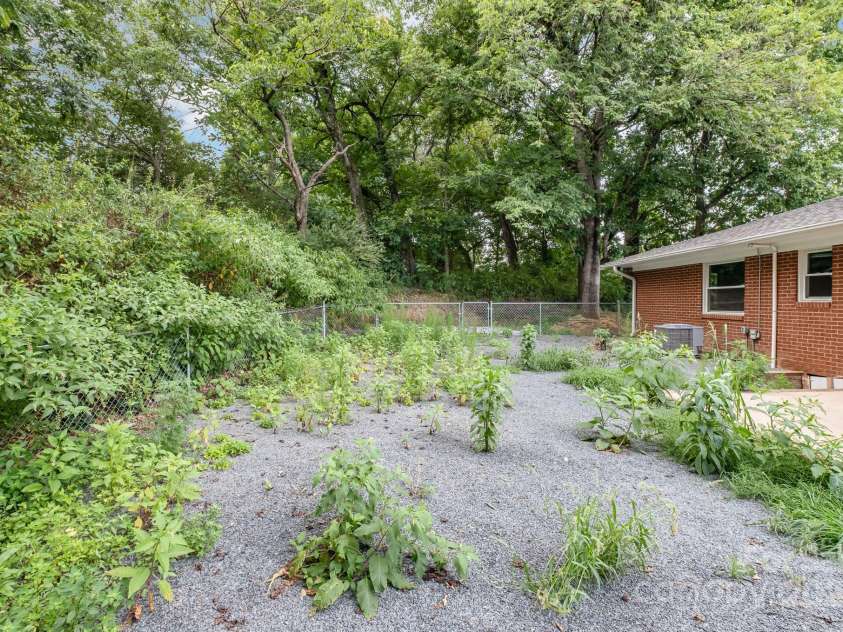 25088 NC 24/27 Highway, Albemarle, NC 28001.  MLS# CAR4282803, YatesRealty ID 34241. 