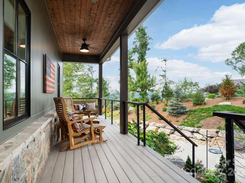 17 Elk Trail, Asheville, NC 28804.  MLS# CAR4291429, YatesRealty ID 34242. Covered Front Deck with Entry to Mudroom