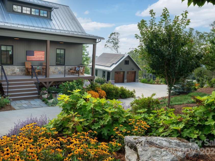 17 Elk Trail, Asheville, NC 28804.  MLS# CAR4291429, YatesRealty ID 34242. Covered Side Front Porch