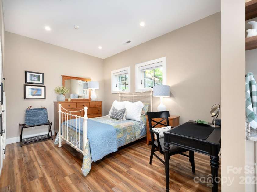 17 Elk Trail, Asheville, NC 28804.  MLS# CAR4291429, YatesRealty ID 34242. Guest Suite Bedroom