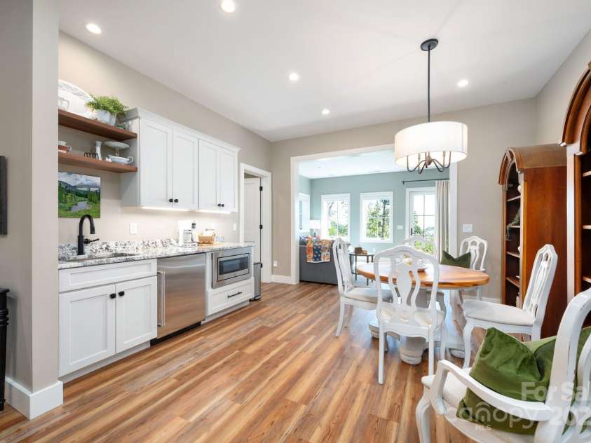 17 Elk Trail, Asheville, NC 28804.  MLS# CAR4291429, YatesRealty ID 34242. Guest Suite Kitchen and Dining Area