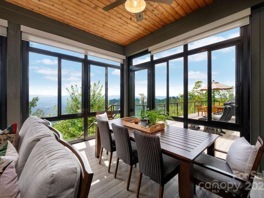 17 Elk Trail, Asheville, NC 28804.  MLS# CAR4291429, YatesRealty ID 34242. Outside Dining Area