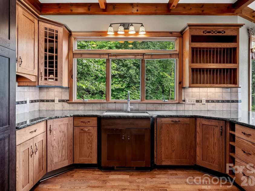 241 Glen Eagle Drive, Waynesville, NC 28786.  MLS# CAR4398501, YatesRealty ID 34242. 