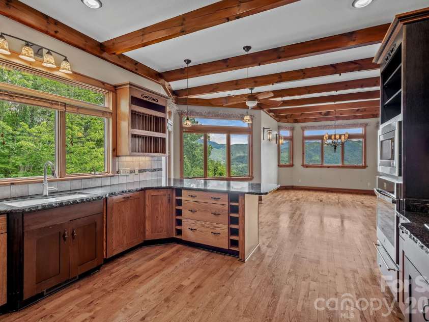 241 Glen Eagle Drive, Waynesville, NC 28786.  MLS# CAR4398501, YatesRealty ID 34242. 