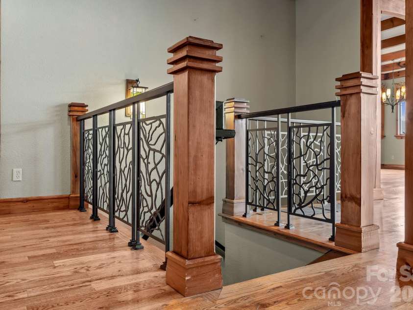 241 Glen Eagle Drive, Waynesville, NC 28786.  MLS# CAR4398501, YatesRealty ID 34242. 