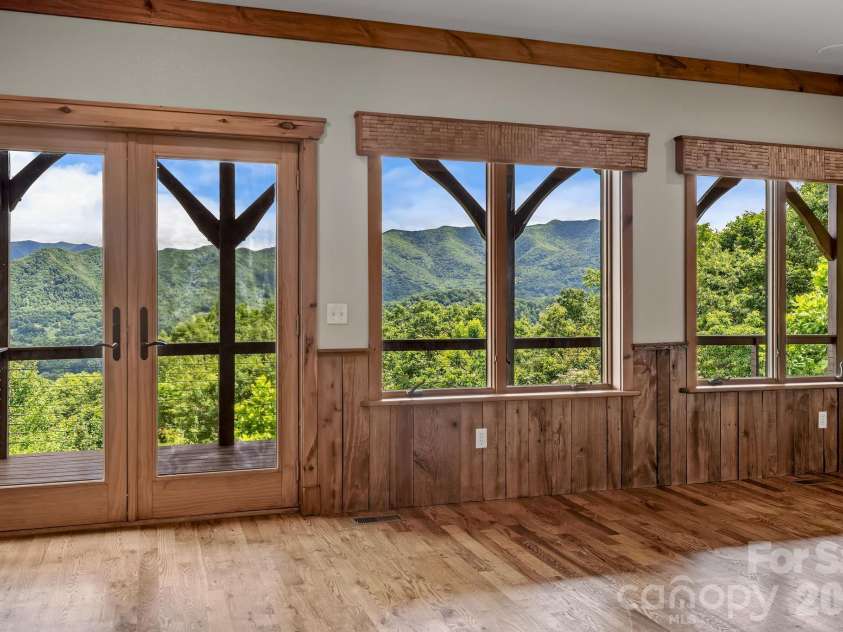 241 Glen Eagle Drive, Waynesville, NC 28786.  MLS# CAR4398501, YatesRealty ID 34242. 