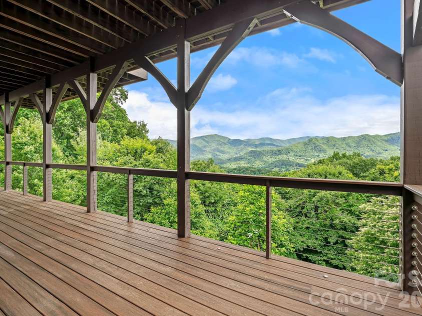 241 Glen Eagle Drive, Waynesville, NC 28786.  MLS# CAR4398501, YatesRealty ID 34242. 