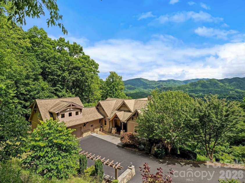241 Glen Eagle Drive, Waynesville, NC 28786.  MLS# CAR4398501, YatesRealty ID 34242. 