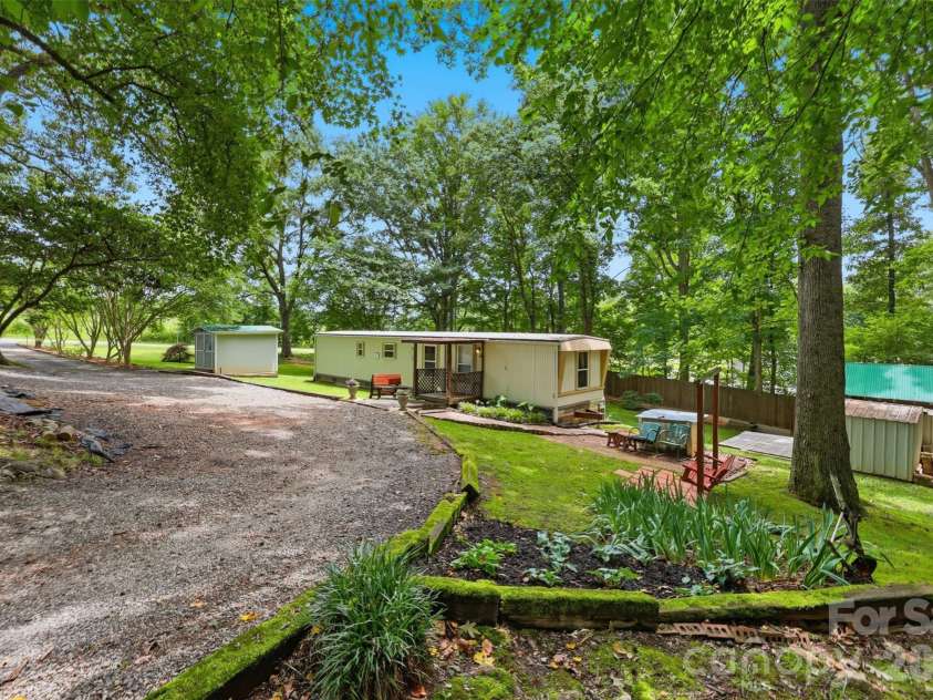 2220 Gordon Road, Rock Hill, SC 29732.  MLS# CAR4399309, YatesRealty ID 34243. 
