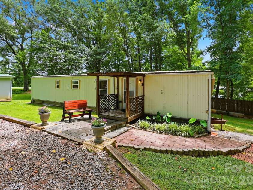 2220 Gordon Road, Rock Hill, SC 29732.  MLS# CAR4399309, YatesRealty ID 34243. 