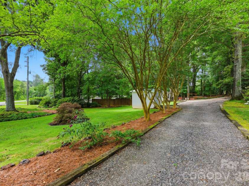 2220 Gordon Road, Rock Hill, SC 29732.  MLS# CAR4399309, YatesRealty ID 34243. 
