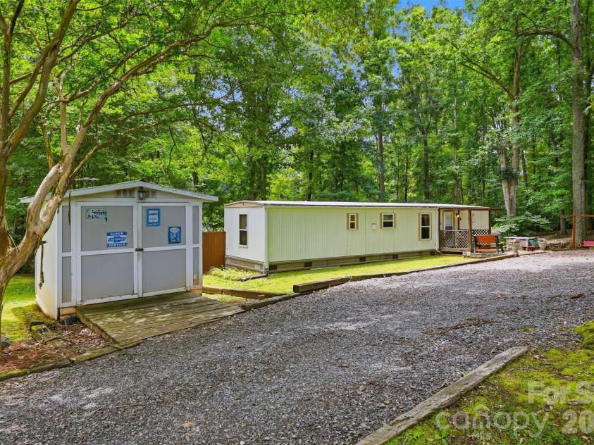2220 Gordon Road, Rock Hill, SC 29732.  MLS# CAR4399309, YatesRealty ID 34243. 