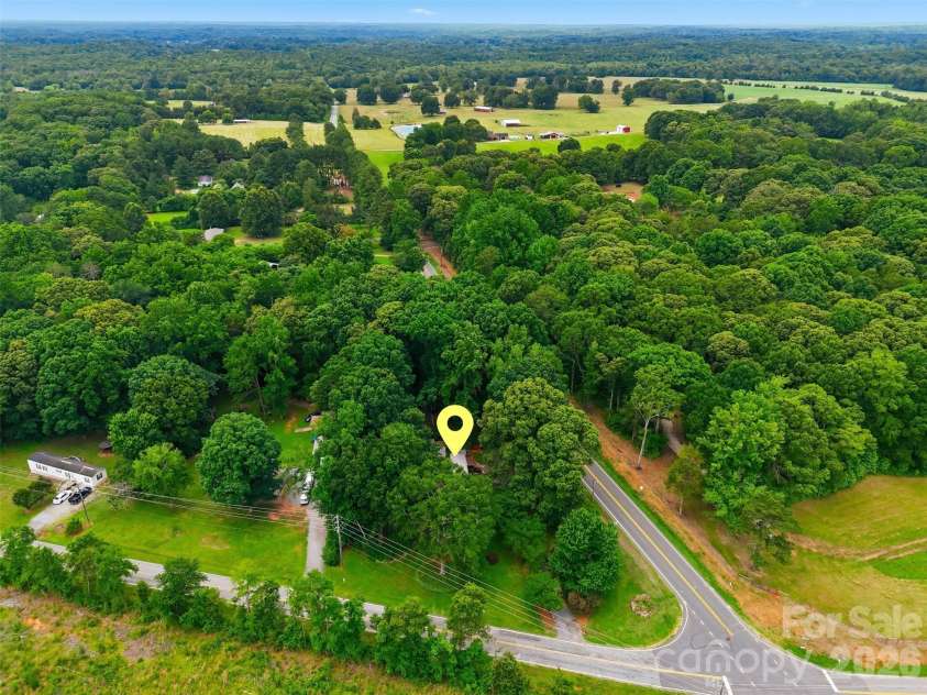 2220 Gordon Road, Rock Hill, SC 29732.  MLS# CAR4399309, YatesRealty ID 34243. 