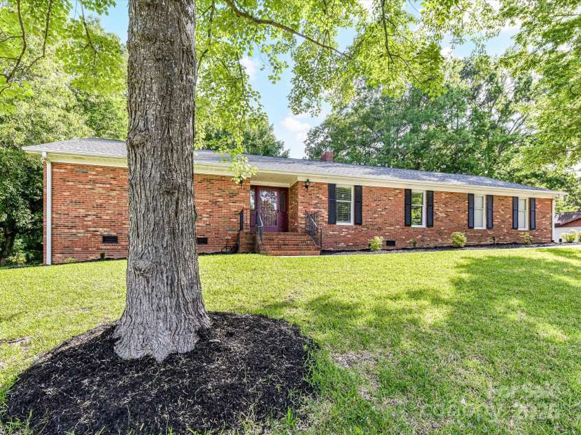 70 Cumberland Court, Concord, NC 28025.  MLS# CAR4253849, YatesRealty ID 34243. Welcome Home.