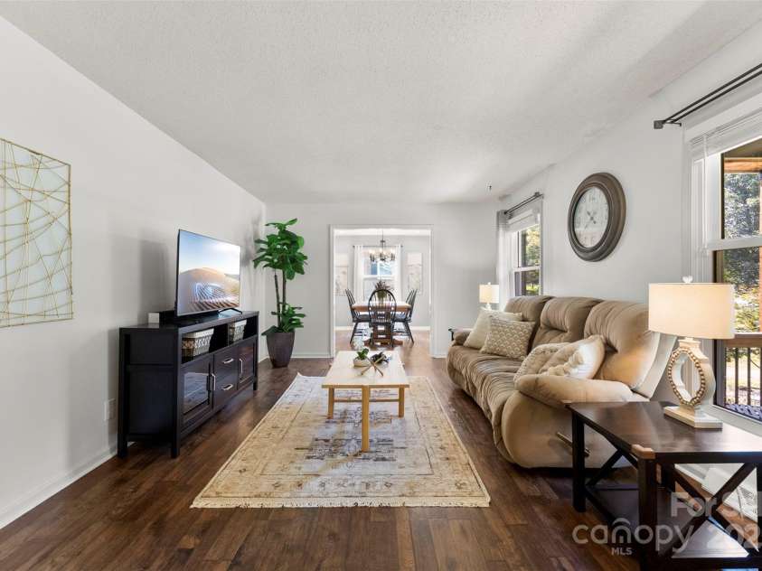 2565 Oxford Circle, Lancaster, SC 29720.  MLS# CAR4294593, YatesRealty ID 34246. 