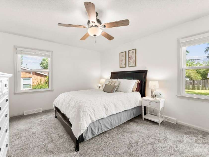 2565 Oxford Circle, Lancaster, SC 29720.  MLS# CAR4294593, YatesRealty ID 34246. 