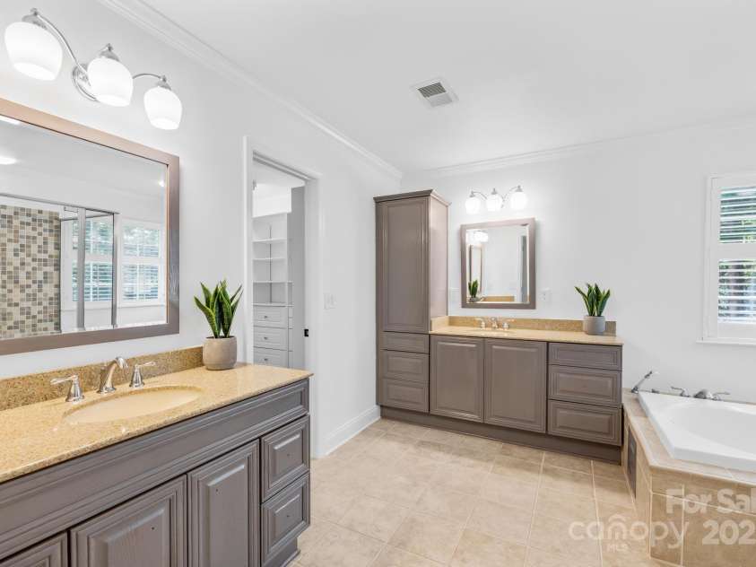 20219 Tailwind Lane, Cornelius, NC 28031.  MLS# CAR4277328, YatesRealty ID 34249. 