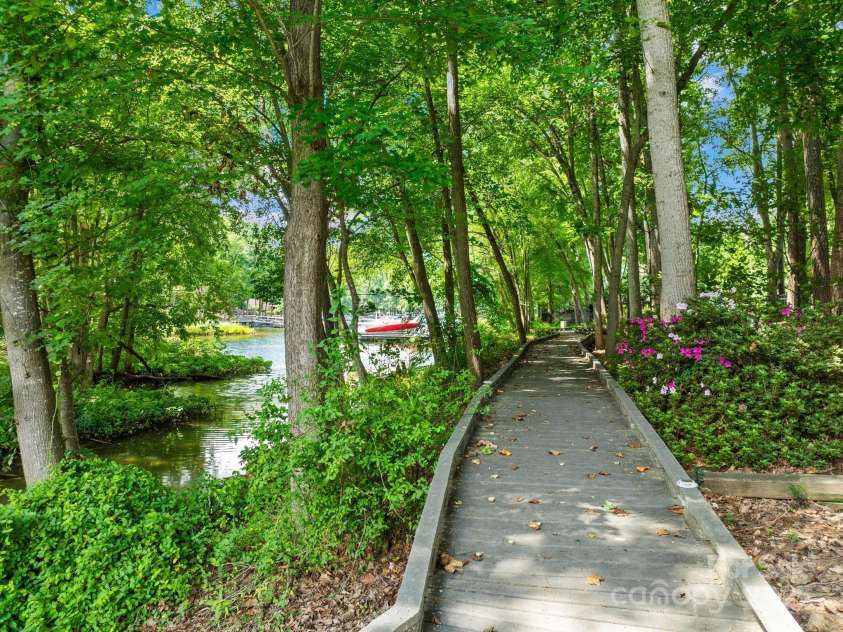 20219 Tailwind Lane, Cornelius, NC 28031.  MLS# CAR4277328, YatesRealty ID 34249. 
