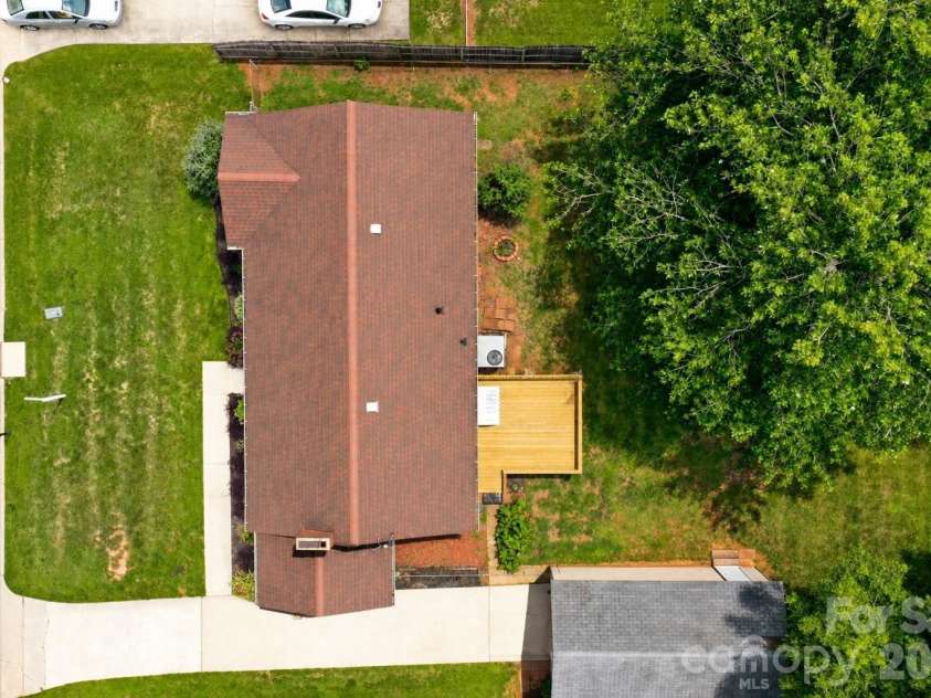 232 Hartness Road, Statesville, NC 28677.  MLS# CAR4398892, YatesRealty ID 34249. 