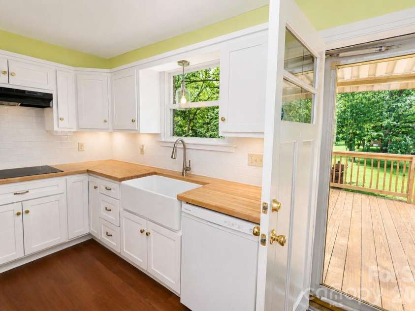 232 Hartness Road, Statesville, NC 28677.  MLS# CAR4398892, YatesRealty ID 34249. 