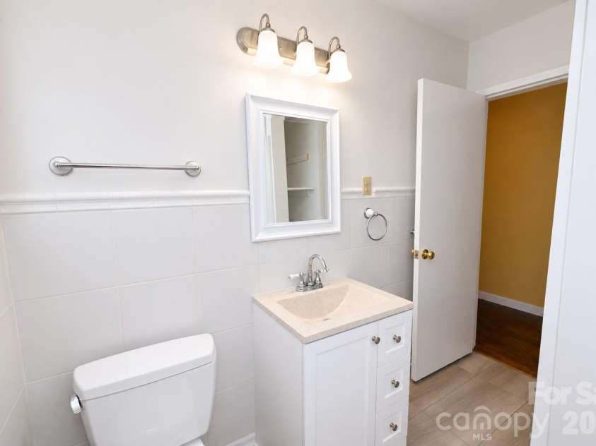 232 Hartness Road, Statesville, NC 28677.  MLS# CAR4398892, YatesRealty ID 34249. 