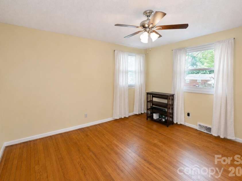 232 Hartness Road, Statesville, NC 28677.  MLS# CAR4398892, YatesRealty ID 34249. 
