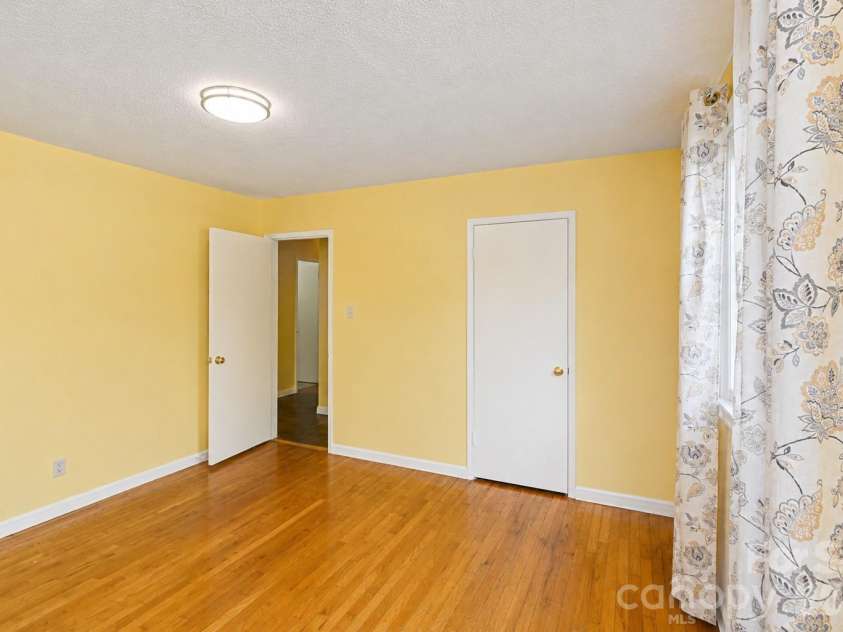 232 Hartness Road, Statesville, NC 28677.  MLS# CAR4398892, YatesRealty ID 34249. 