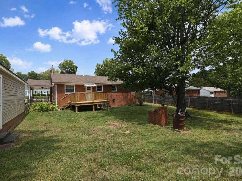 232 Hartness Road, Statesville, NC 28677.  MLS# CAR4398892, YatesRealty ID 34249. 