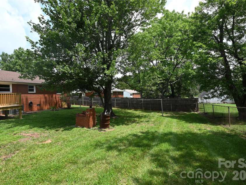 232 Hartness Road, Statesville, NC 28677.  MLS# CAR4398892, YatesRealty ID 34249. 