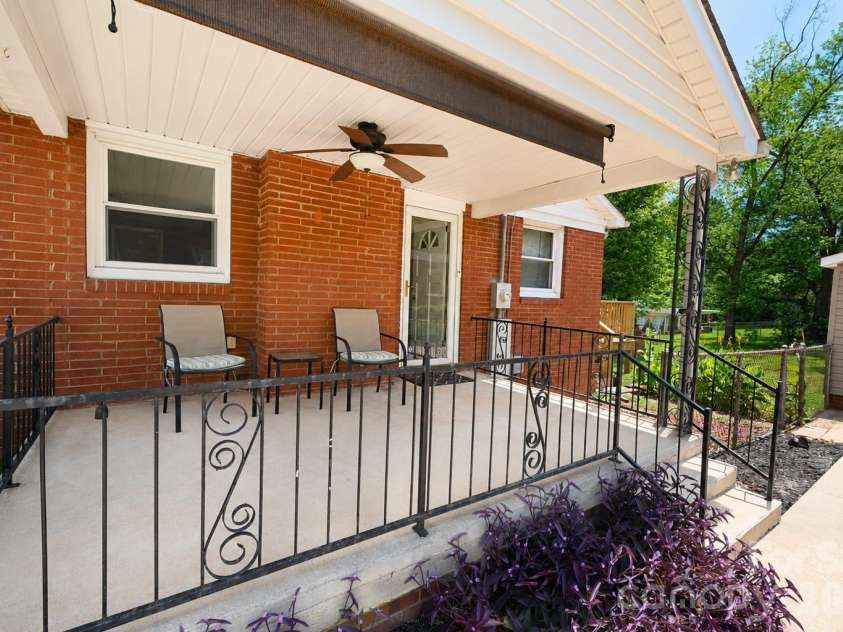 232 Hartness Road, Statesville, NC 28677.  MLS# CAR4398892, YatesRealty ID 34249. 