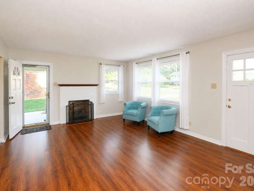 232 Hartness Road, Statesville, NC 28677.  MLS# CAR4398892, YatesRealty ID 34249. 