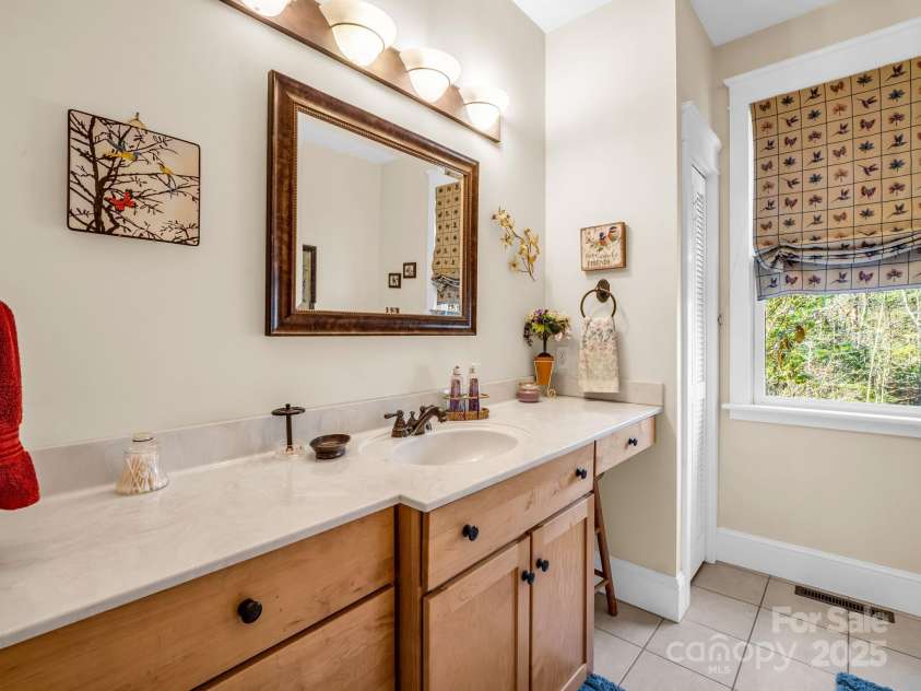 765 Higher Path, Saluda, NC 28773.  MLS# CAR4326175, YatesRealty ID 3425. Fully Bathroom in 2nd Bedroom