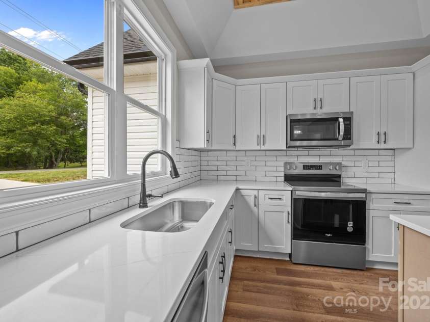 5037 Faith Road, Salisbury, NC 28146.  MLS# CAR4204735, YatesRealty ID 34251. Light and Bright Open kitchen