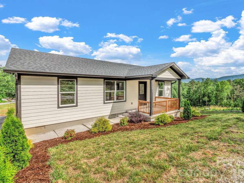 95 Short Drive, Marion, NC 28752.  MLS# CAR4379904, YatesRealty ID 34253. 