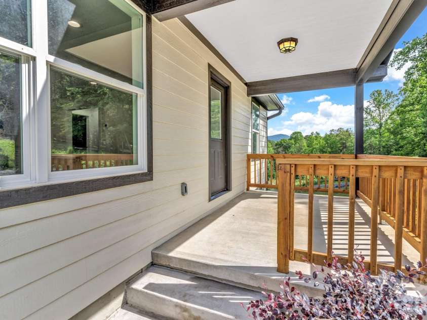 95 Short Drive, Marion, NC 28752.  MLS# CAR4379904, YatesRealty ID 34253. 