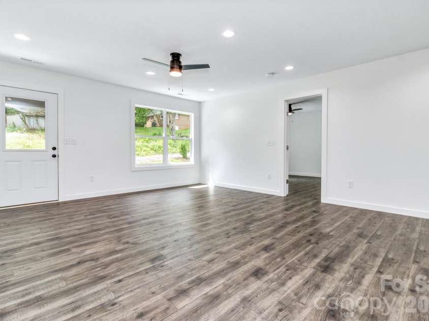 95 Short Drive, Marion, NC 28752.  MLS# CAR4379904, YatesRealty ID 34253. 