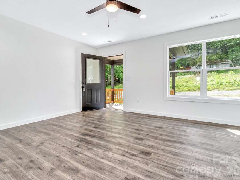 95 Short Drive, Marion, NC 28752.  MLS# CAR4379904, YatesRealty ID 34253. 