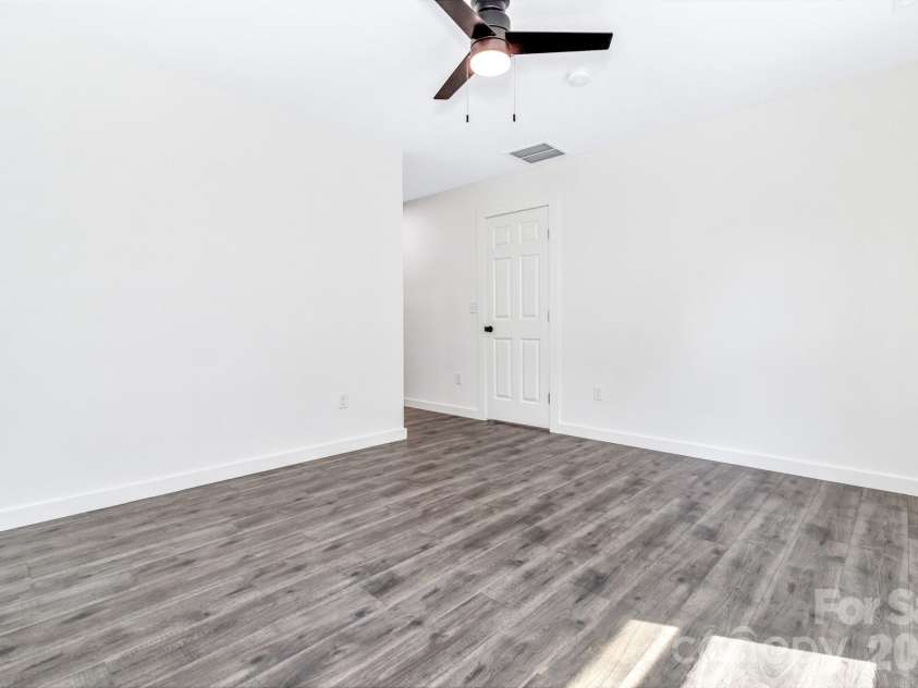 95 Short Drive, Marion, NC 28752.  MLS# CAR4379904, YatesRealty ID 34253. 