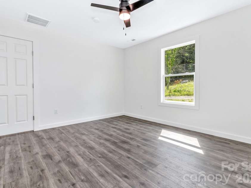 95 Short Drive, Marion, NC 28752.  MLS# CAR4379904, YatesRealty ID 34253. 